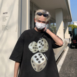 黑色