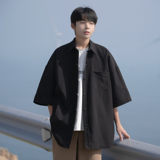 黑色