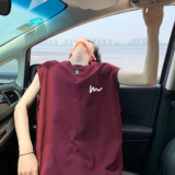 酒红色