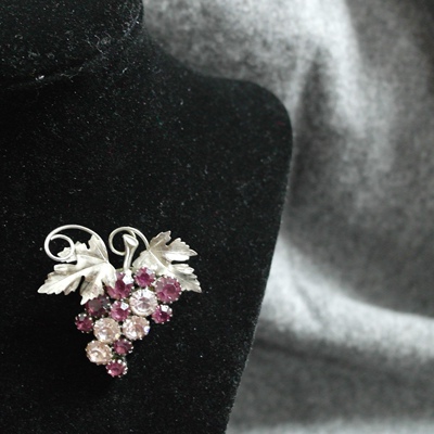 葡萄立体欧美风复古别针