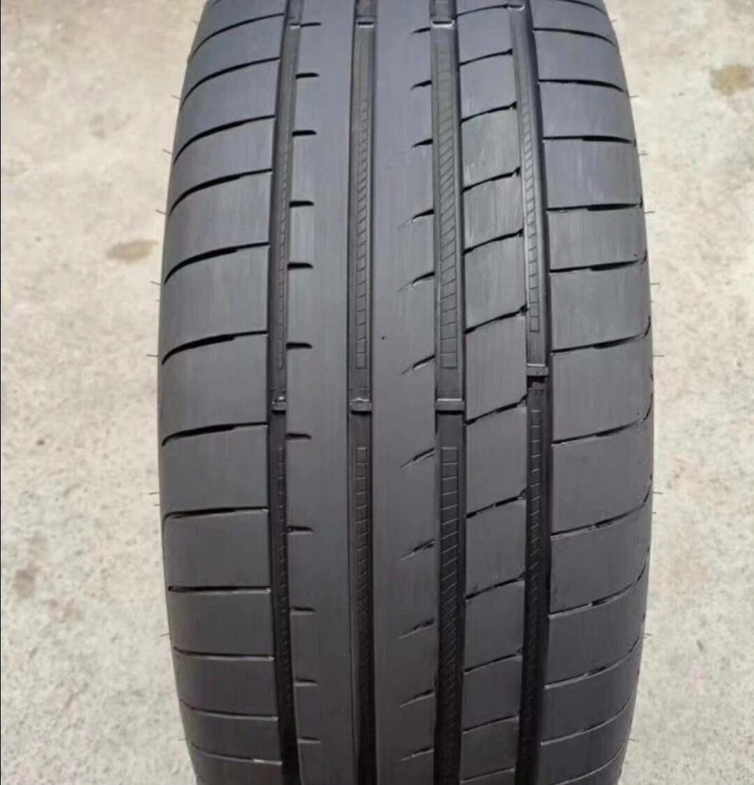 固特异鹰驰F1255/45R21拆车胎图片