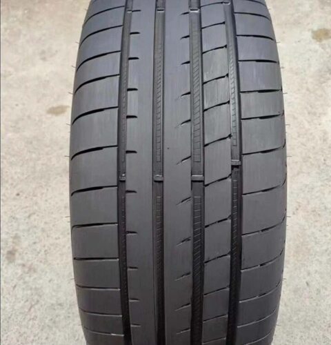 固特异鹰驰F1255/45R21拆车胎