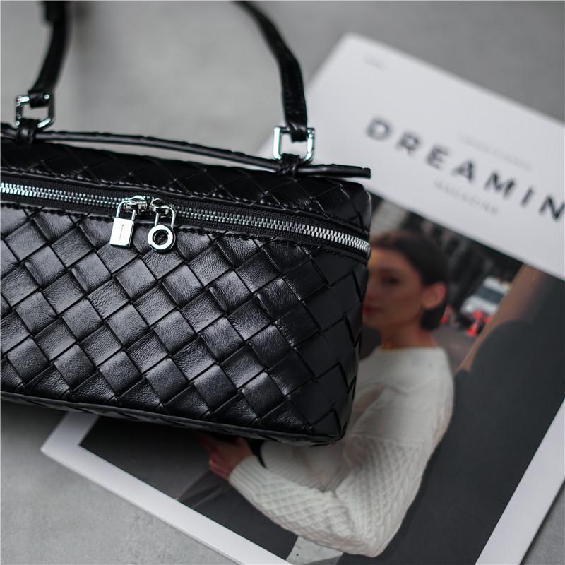 真皮女包2025新款时尚百搭