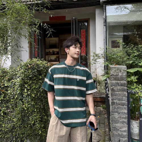 飞型记复古简约刺绣条纹圆领短袖t恤男夏季潮牌宽松休闲半袖上衣