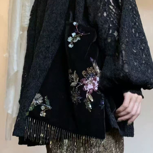 黑色丝绒刺绣单肩包女2026春季新款新中式复古百搭流苏小方包女包