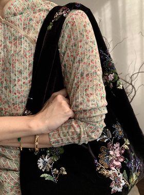 丝绒刺绣单肩包女2025冬季新款大包原创小众新中式气质百搭腋下包