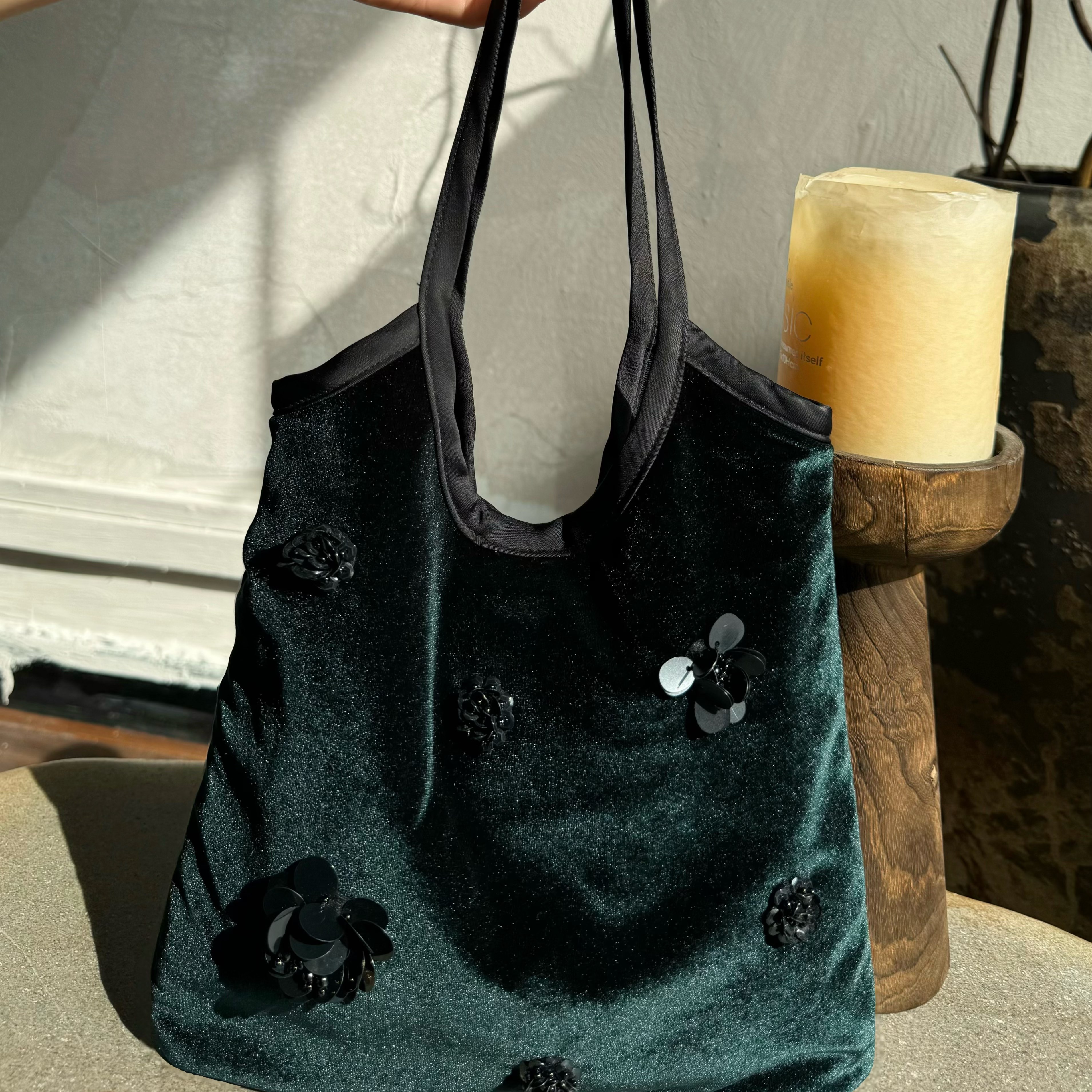 丝绒包包新款高级感刺绣花朵亮片手拿包晚宴手袋女士时尚百搭小包