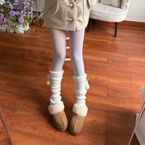 白色日系羊羔毛球袜套