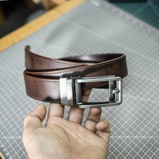 头层牛皮滑动扣男士 腰带商务自动扣皮带手工擦色复古牛皮针扣外观