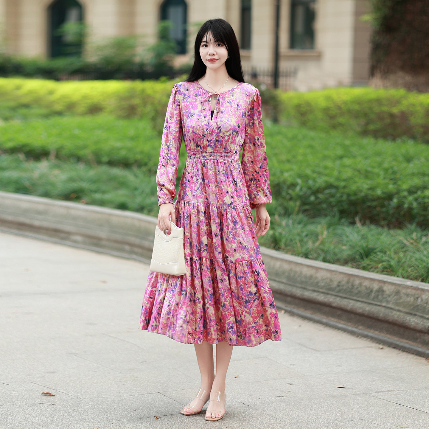 五丁目衣舍2025性感风碎花连衣裙女长袖V领收腰显瘦长裙68820268