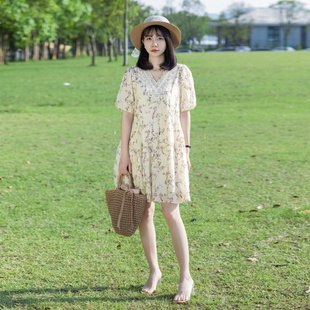 五丁目衣舍五丁目衣舍2025夏季 杏色连衣裙点缀紫色小花57702568