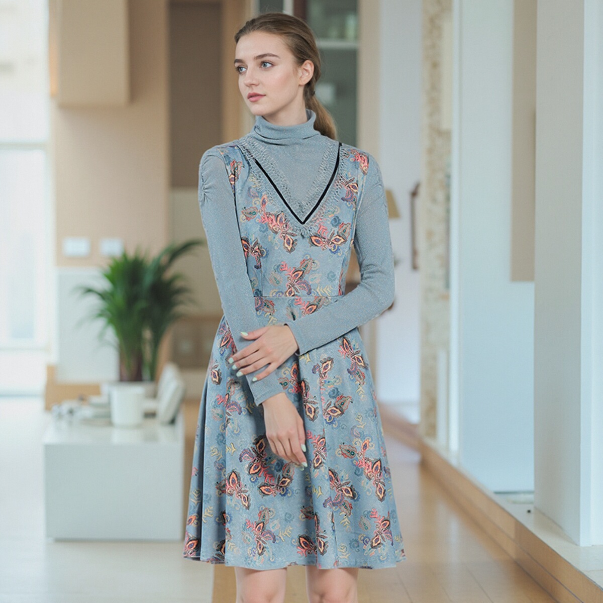 五丁目衣舍2021新款假两件连衣裙