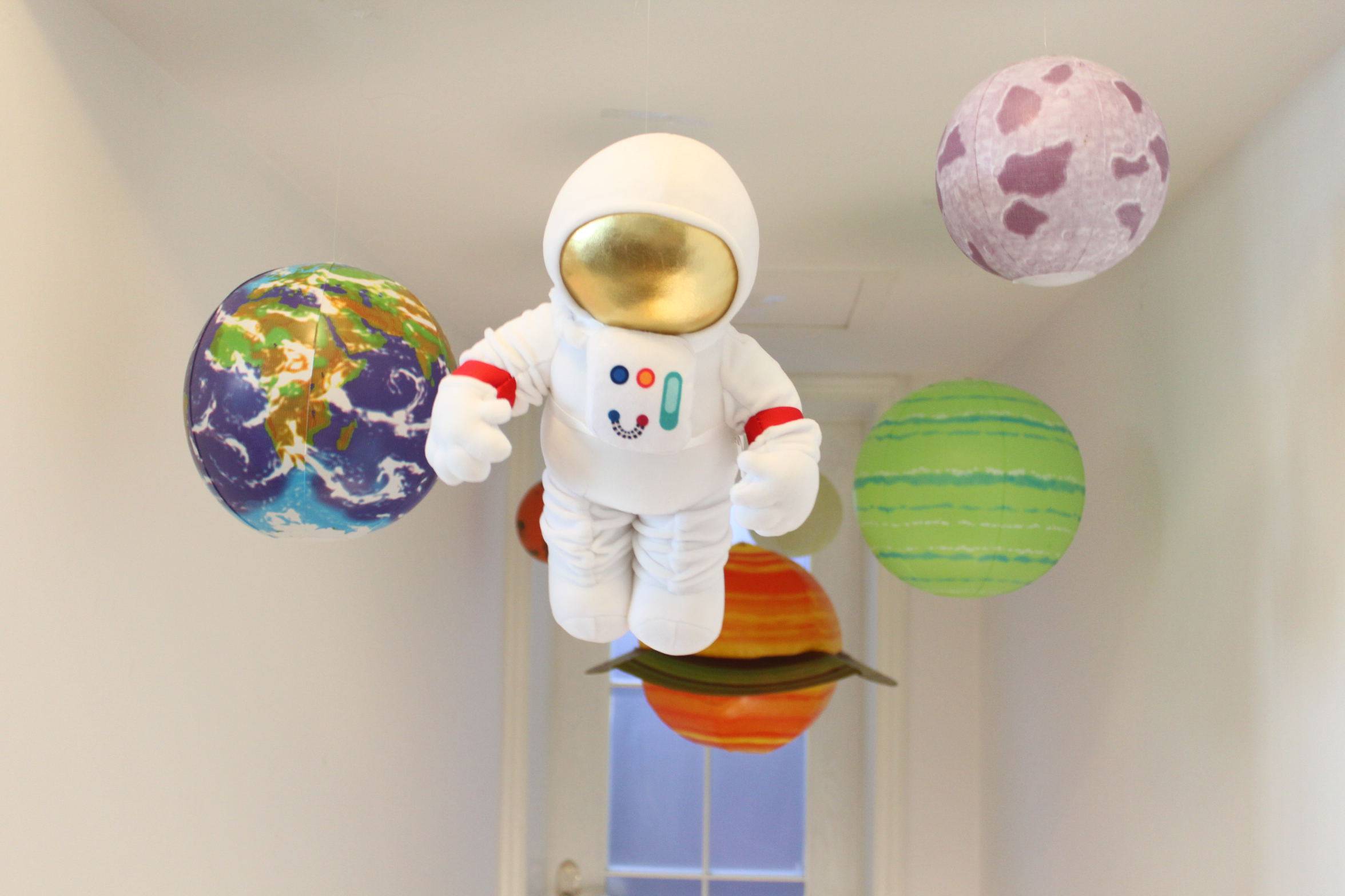 幼儿园宇航员火箭教室装吊饰早教太空人区域布置拍摄影飞船摆件