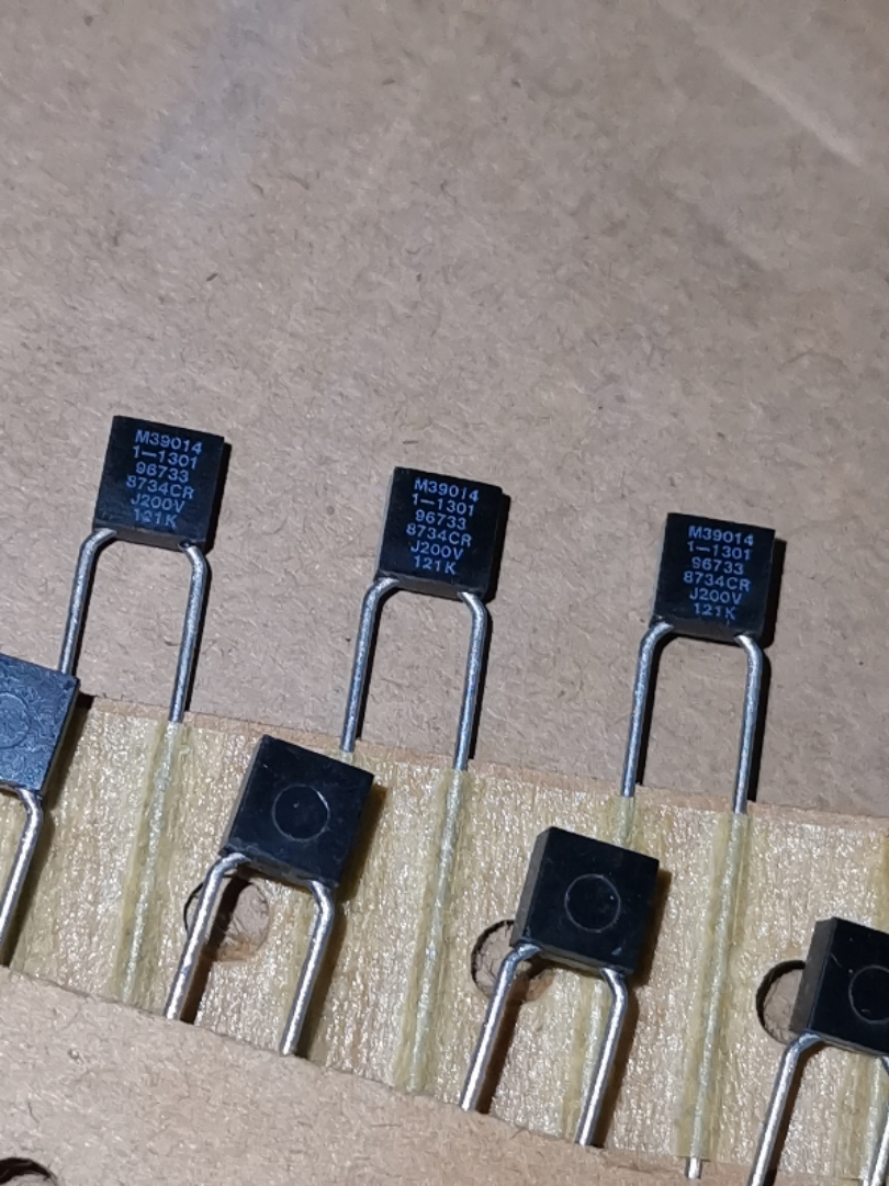 200V120PF可代100PF/101 M39014基美KEMET多层陶瓷独石电容器P5MM