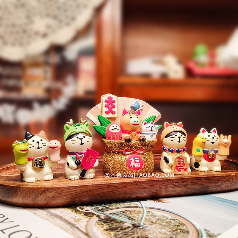 龙马精神招财招福猫桌面摆件