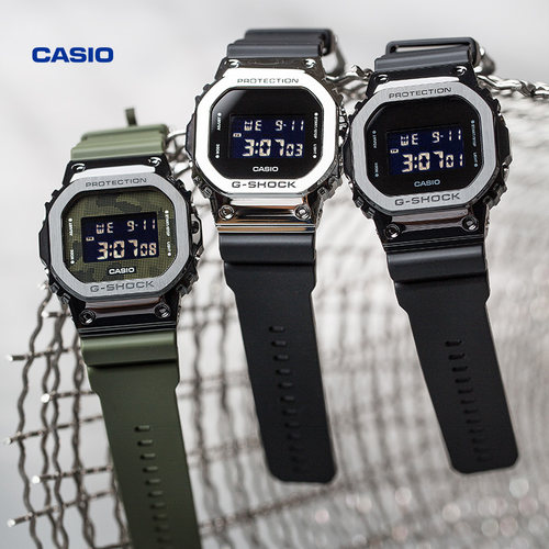 卡西欧GM-5600金属质感运动手表