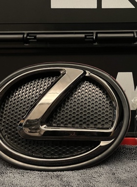 雷克萨斯IS/ES黑珍珠镂空车标