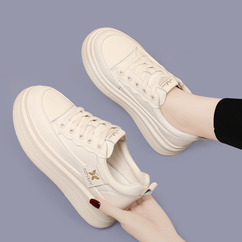 真皮平底板鞋女2025新款春秋季爆款厚底小白鞋软底轻便休闲运动鞋