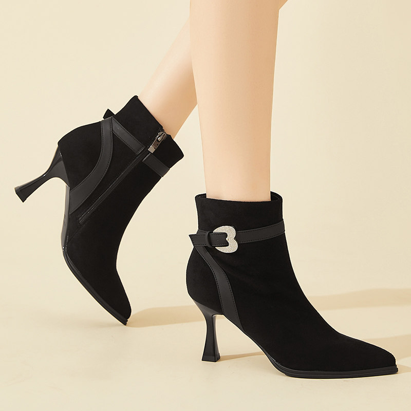 时尚高跟瘦瘦靴英伦风马丁靴2025新款秋冬季黑色尖头细跟短靴女款