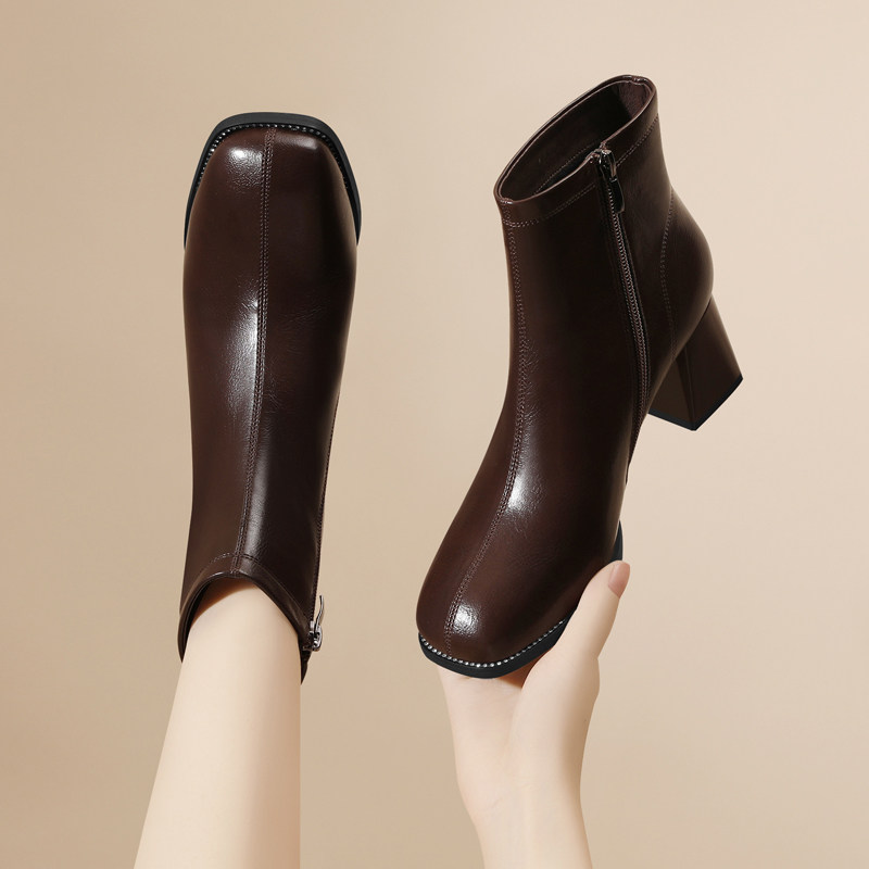 棕色马丁靴女款2025新款秋冬季加绒棉靴粗跟高跟小个子时尚瘦瘦靴