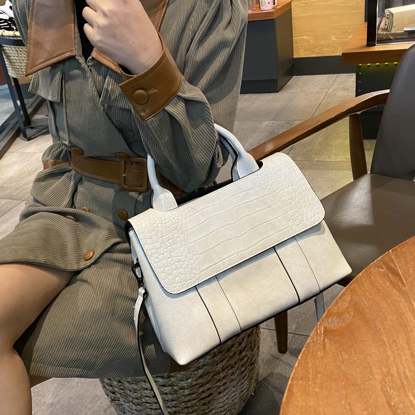 新款真皮石头纹理压纹单肩女包包大容量手提包 牛皮高级感大气包,箱包皮具/热销女包/男包,通用款女包,淘宝优惠券,粉丝福利购,淘宝优惠卷