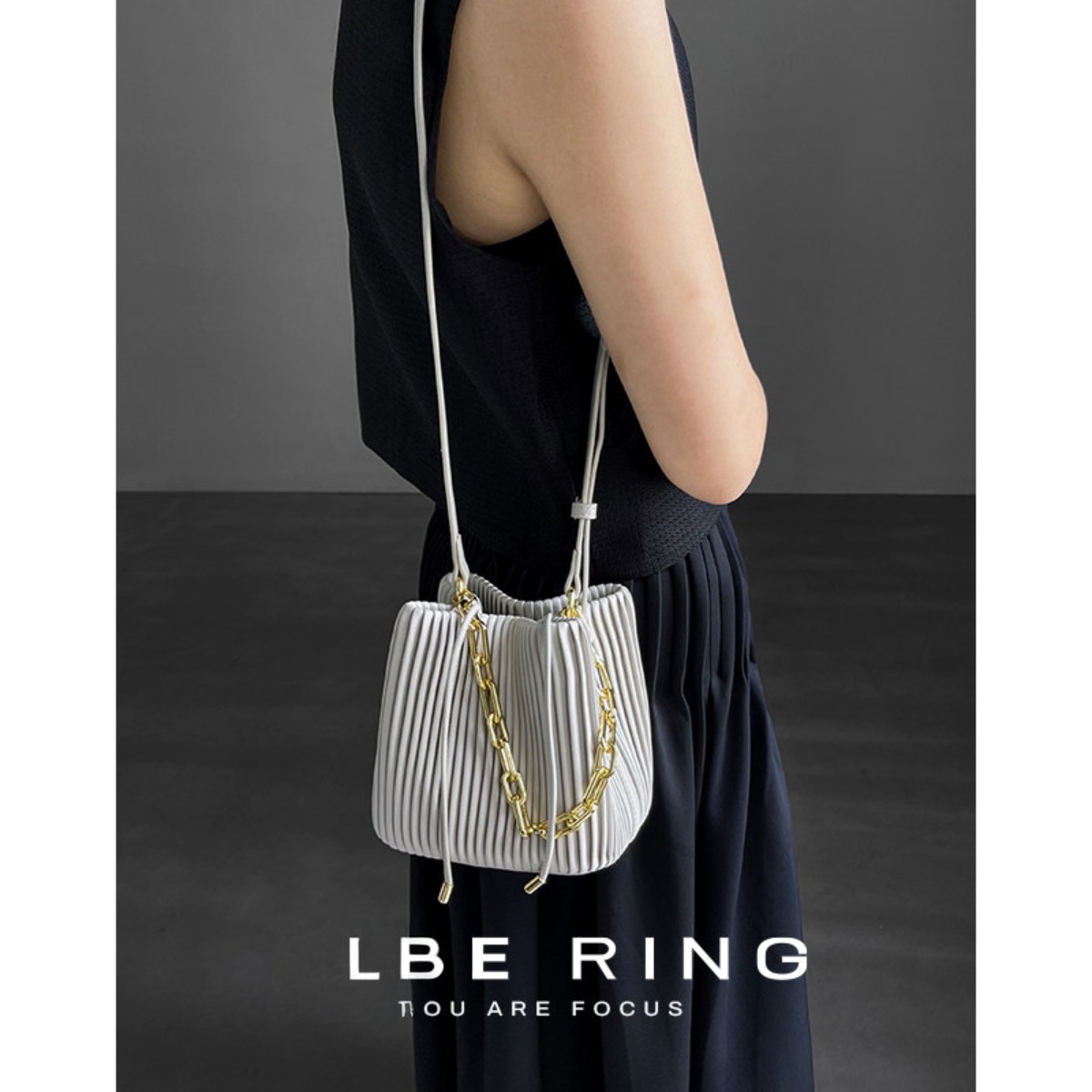 VibeR小众褶皱小水桶包2025新迷你菜篮子手提包链条单肩斜挎包,箱包皮具/热销女包/男包,水桶包,淘宝优惠券,粉丝福利购,淘宝优惠卷