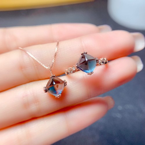 爆款天然伦敦蓝托帕石糖塔套装 石枕7*7mm伦敦蓝托帕石戒指吊坠