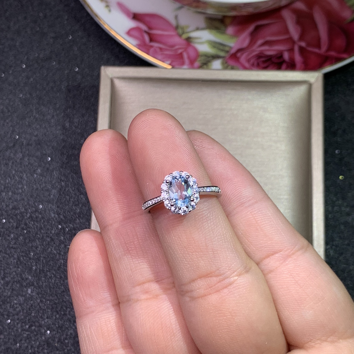 特惠小清新天然海蓝宝戒指  5*7Mm开口设计 清新淡雅