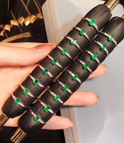 特惠925银镀白金天然祖母绿戒指 石3*5Mm精工镶嵌活口