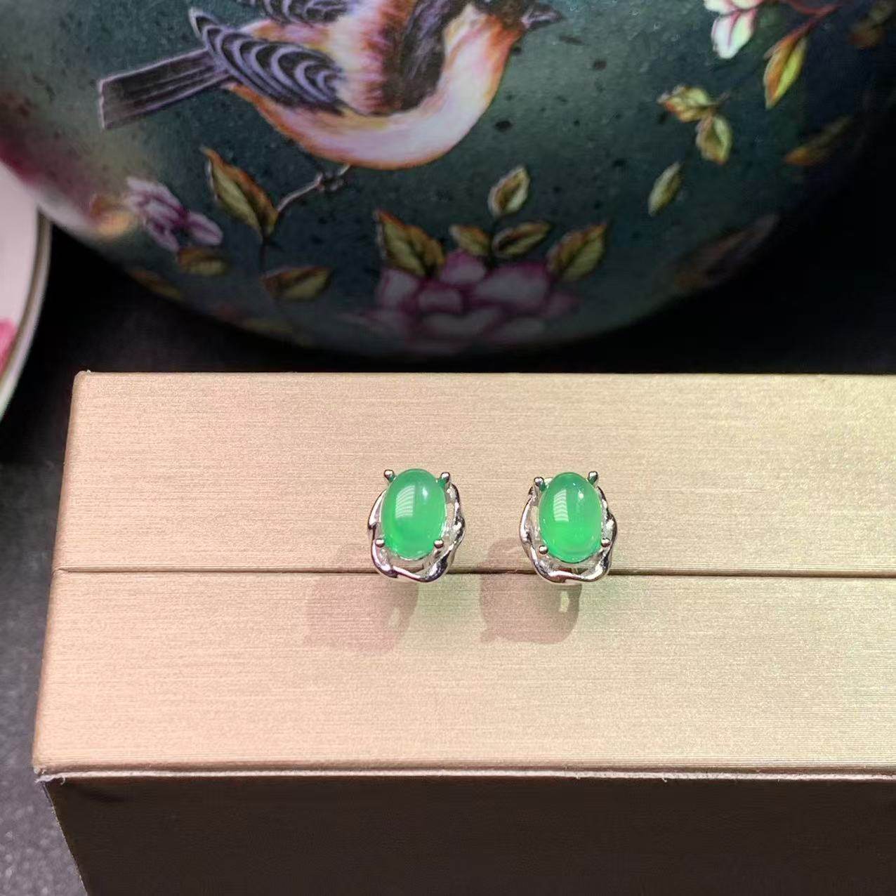 一物一图天然绿玉髓耳钉 石尺寸5*7mm925银镶嵌绿玉髓耳钉,珠宝/钻石/翡翠,耳饰,淘宝优惠券,粉丝福利购,淘宝优惠卷