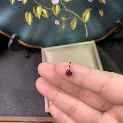 爆款天然镁铝石榴石吊坠 小巧5*5mm特惠 精工925银镀金
