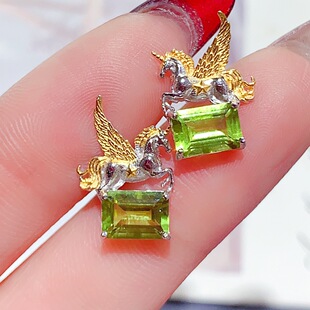 马年吉祥s925银镶天然橄榄石耳钉，主石方5*7MM新款时尚潮流耳钉