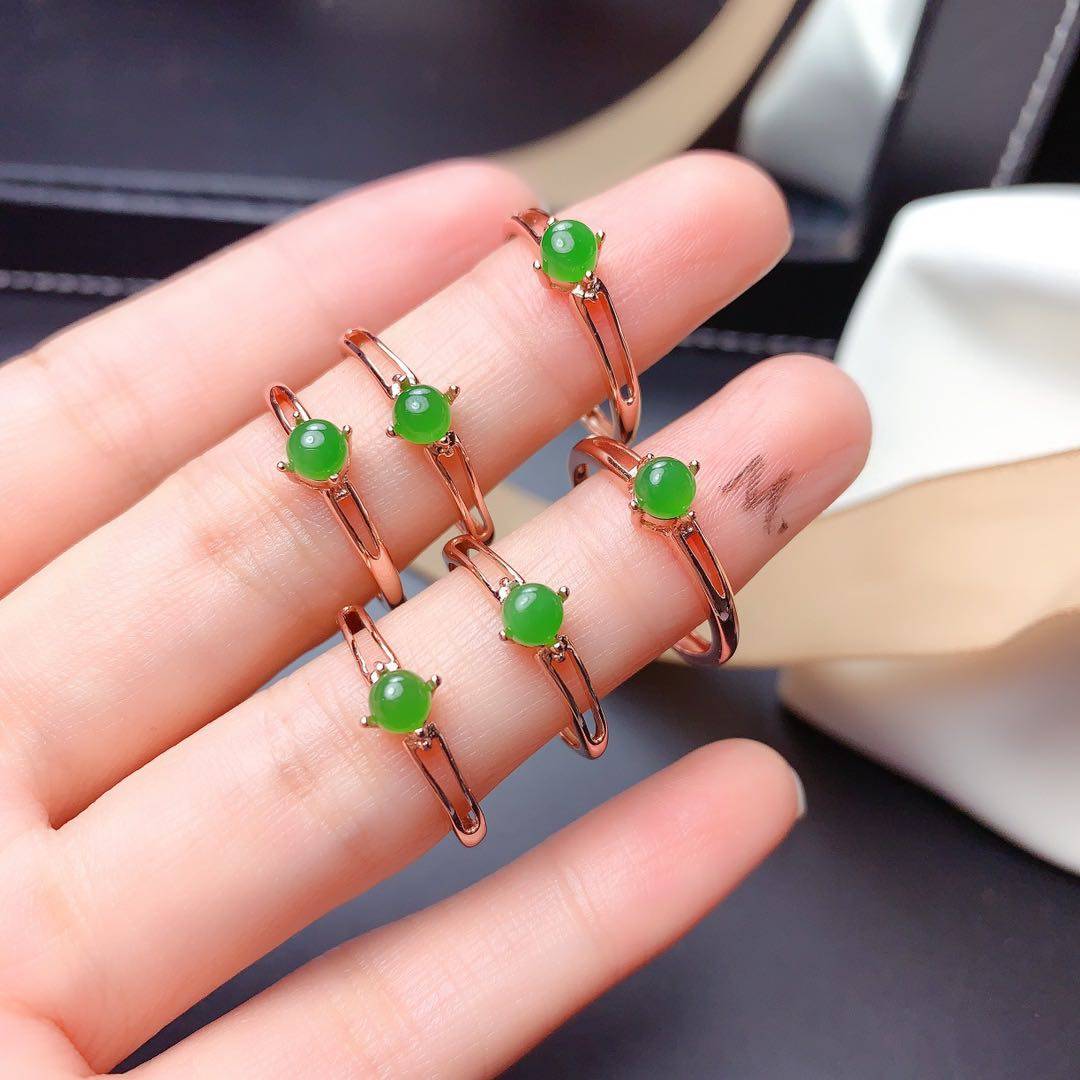 新款天然和田碧玉戒指 主石4*4mm特惠925银白金 玫瑰金二色