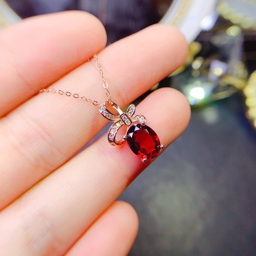 新款天然石榴石吊坠 精工品质 主石7*9mm925银精工镶嵌