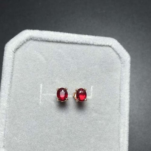 花心美饰925银镀玫瑰金天然鸽血红红宝石耳钉 4*5mm鸽血红耳钉