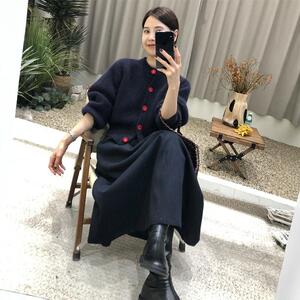 2024秋冬法式羊毛厚款小红扣毛衣女设计感高级感显瘦毛呢长裙套装