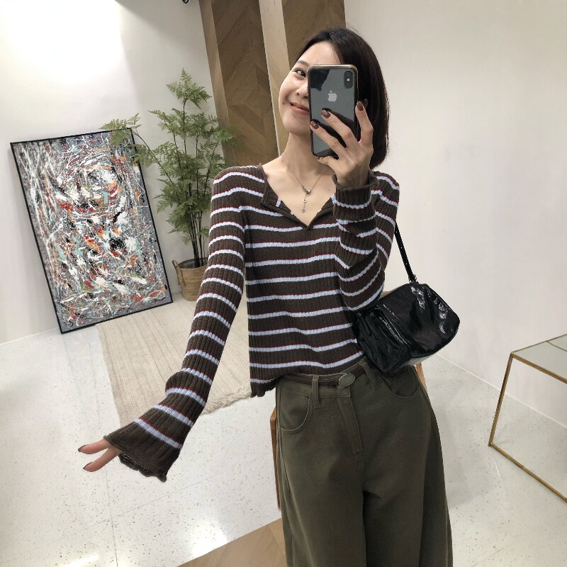 2026剪刀领细羊毛条纹长袖女秋季慵懒修身小众设计感百搭打底上衣