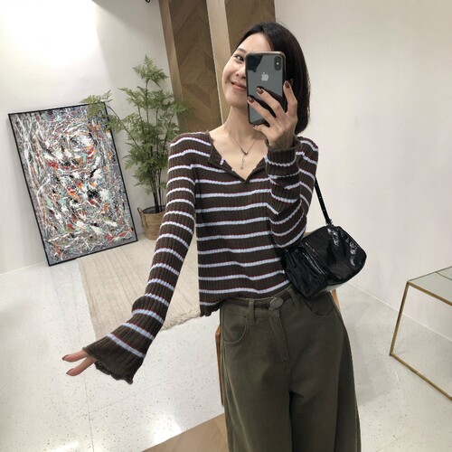 2026剪刀领细羊毛条纹长袖女秋季慵懒修身小众设计感百搭打底上衣