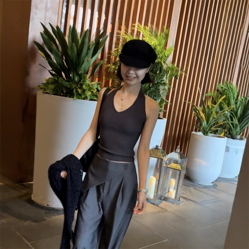 简约风V领针织无袖挂脖无袖背心女2026夏季修身显瘦百搭吊带上衣