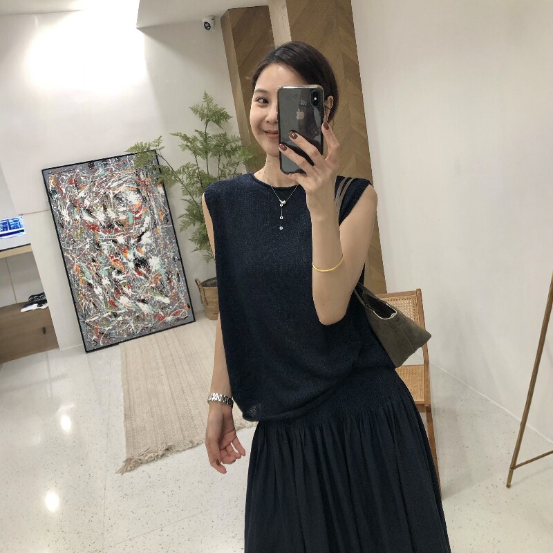 2026年秋季新款马甲针织背心女圆领套头宽松软糯叠穿无袖毛衣马夹