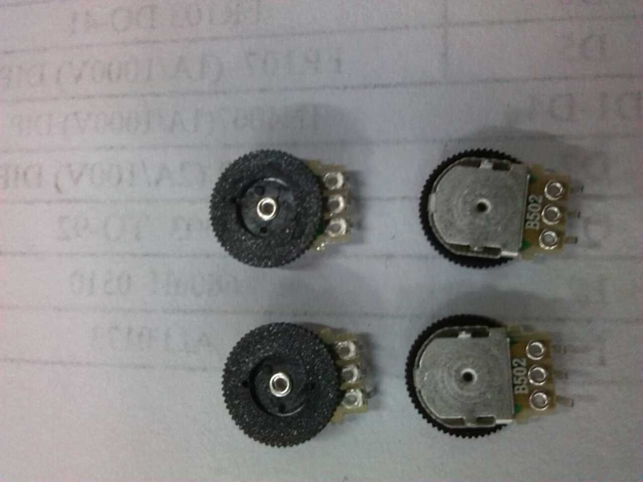 迷你型拨盘电位器旋转电位器直径9.5MM10MMB501 500欧双联单联