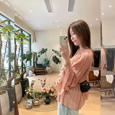 法式绝美压褶喇叭袖粉色衬衫女