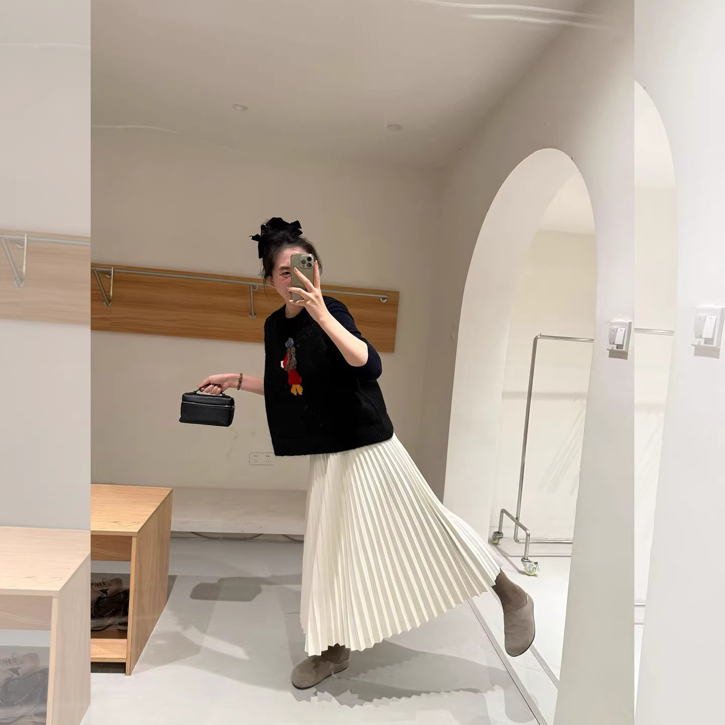 韩系ootd穿搭一整套2026春季慵懒风刺绣黑色针织马甲百褶裙套装女,女装/女士精品,大码套装,淘宝优惠券,粉丝福利购,淘宝优惠卷