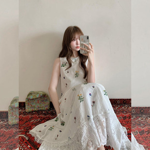 2026夏季白色印花无袖背心长裙子绝美度假风蕾丝拼接a字连衣裙女