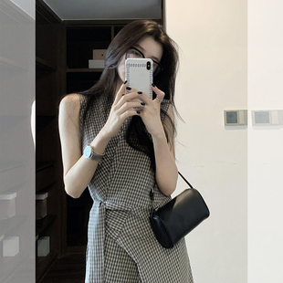 2026夏季格纹无袖背心连衣裙女法式复古穿搭高级感交叉绑带长裙子