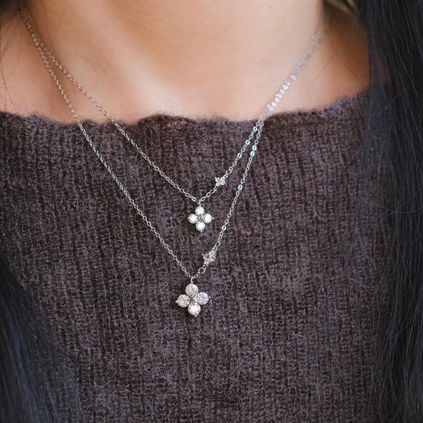 《星光派对》S999纯银 精致四叶草花朵轻奢镶钻毛衣链项链锁骨链