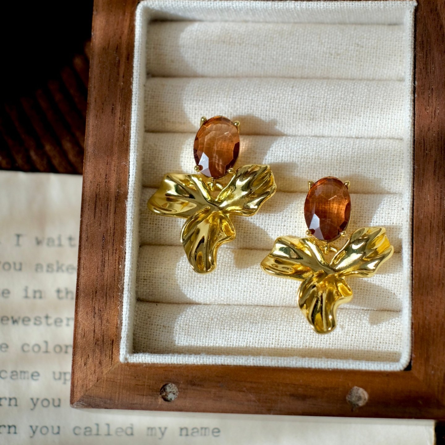 《温莎公爵》复古优雅法式鎏金花朵秋冬时髦小众耳环耳夹无耳洞女,饰品/流行首饰/时尚饰品新,耳钉,淘宝优惠券,粉丝福利购,淘宝优惠卷