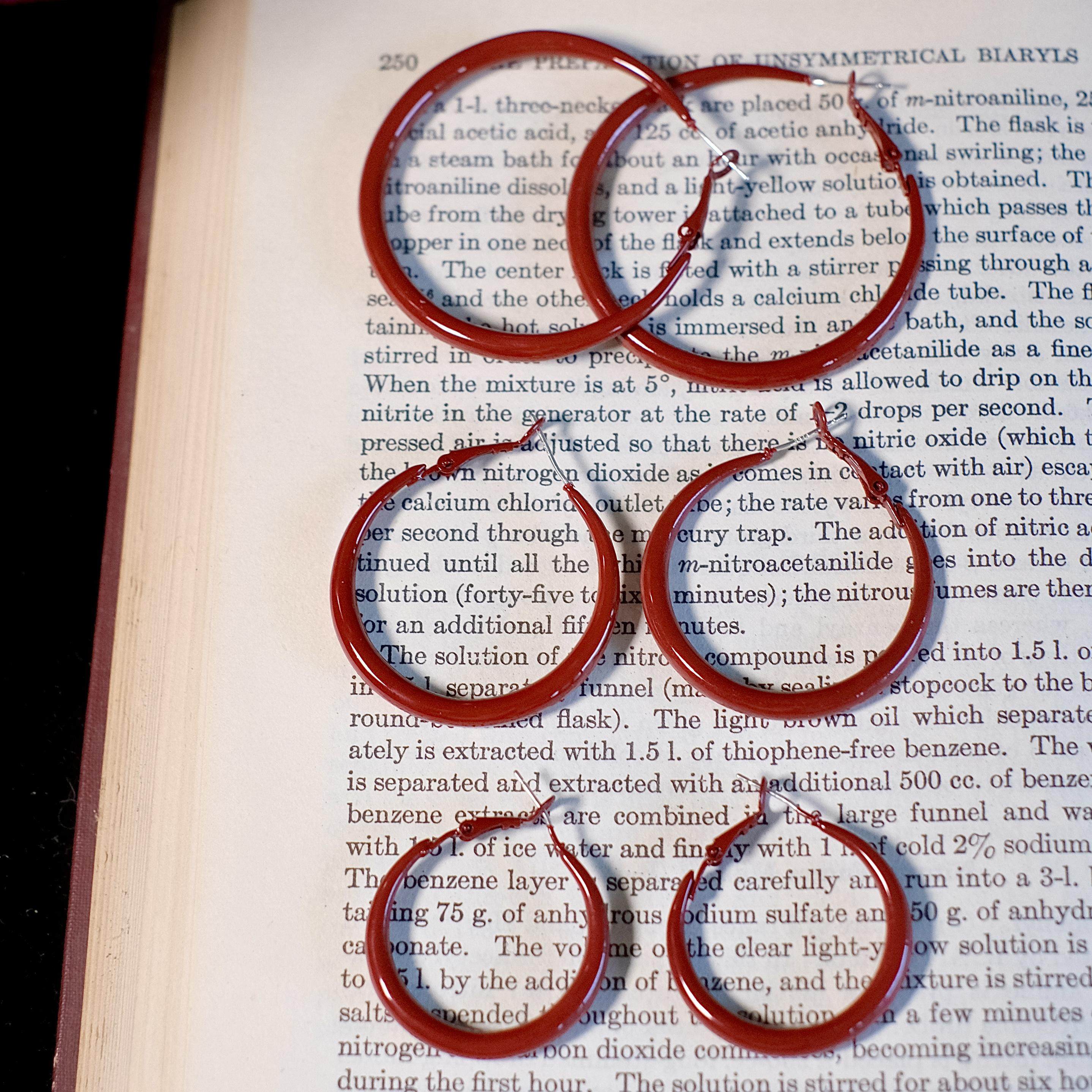 《安可拉红》秋冬法式酒红色简约百搭小众高级感圆圈耳环耳圈耳饰