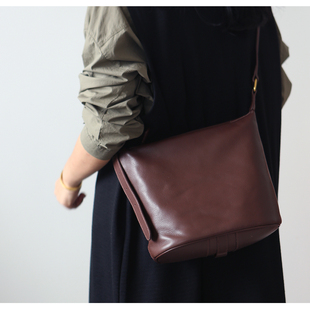 布谷森林女士新款 复古高级感真皮单肩包头层牛皮斜挎小水桶包B514