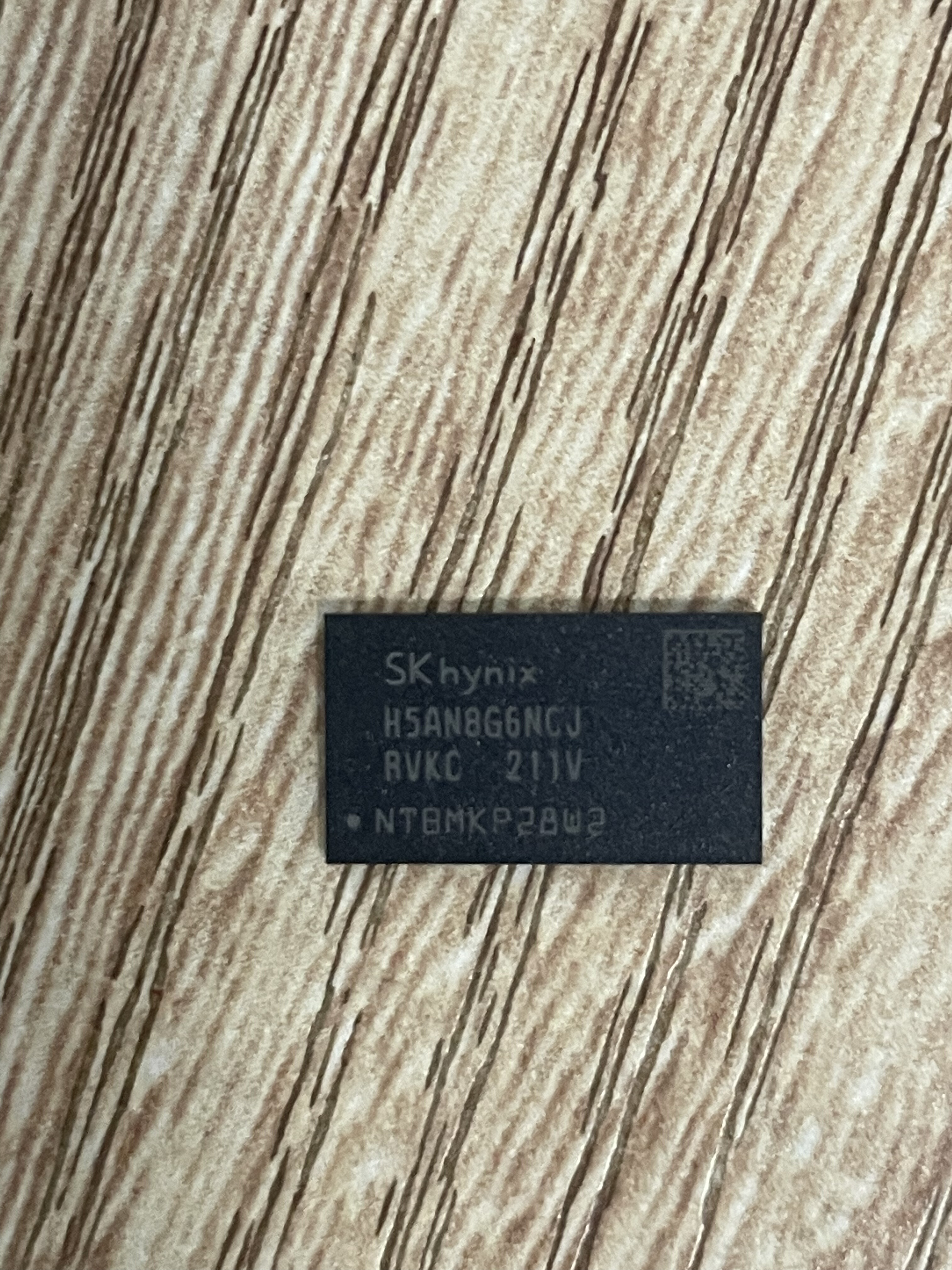全新原装 H5AN8G6NCJR-VKC DDR4 SDRAM 8GB存储器芯片 FBGA-96